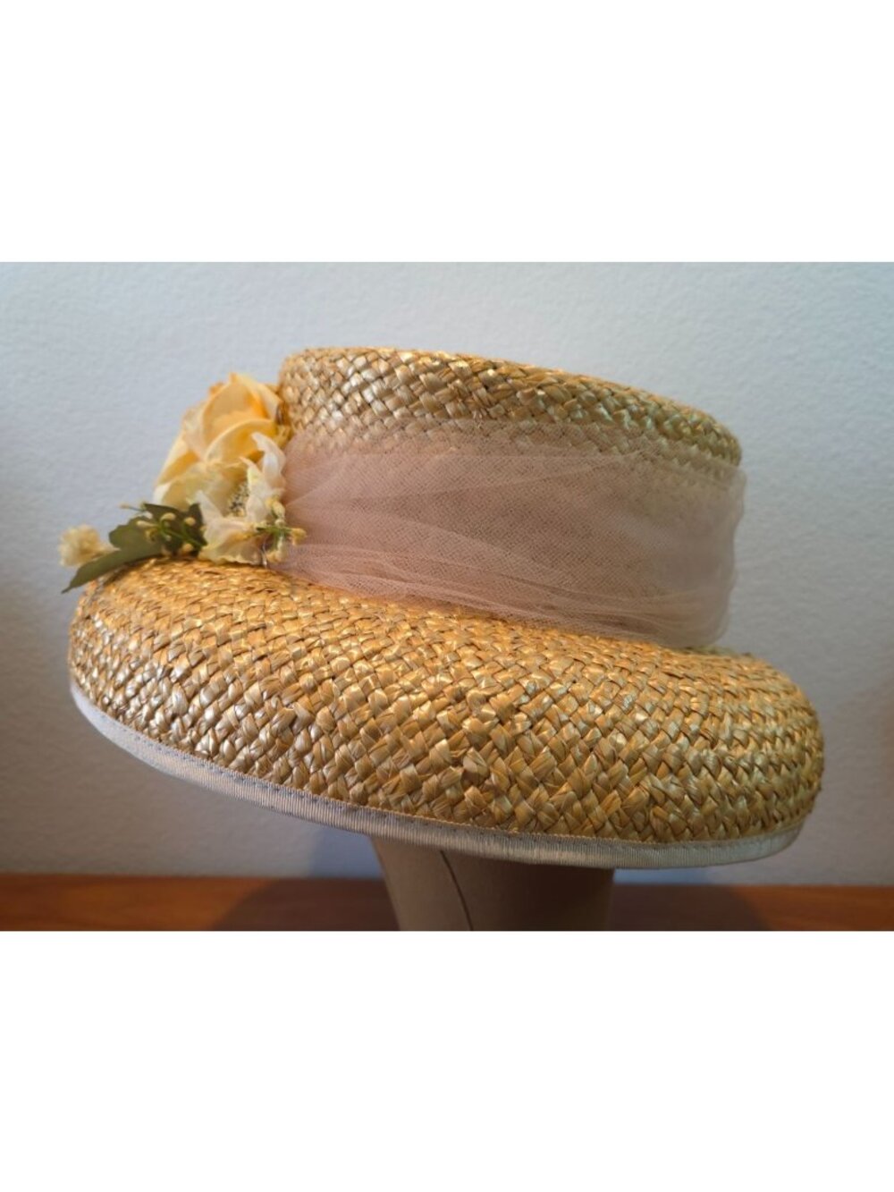 Vtg Lily J x Eric Javits Kettle Brim Straw Hat w/ Yellow Floral Accent  7-1/8 - Picture 2 of 10